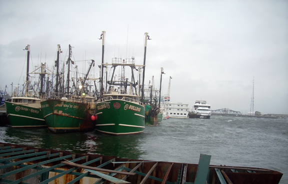 Fishing Boats New Bedford - hurricane Irene - www.WhalingCity.net